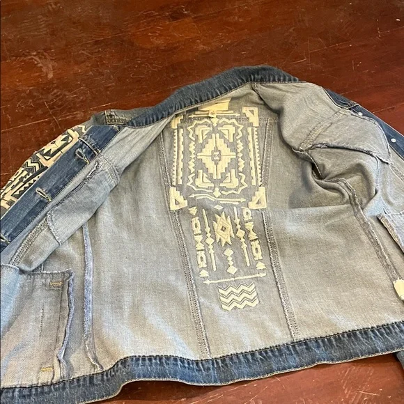 Jessica Simpson Blue Denim Jacket with White Embroidered Accents - Picture 6 of 10